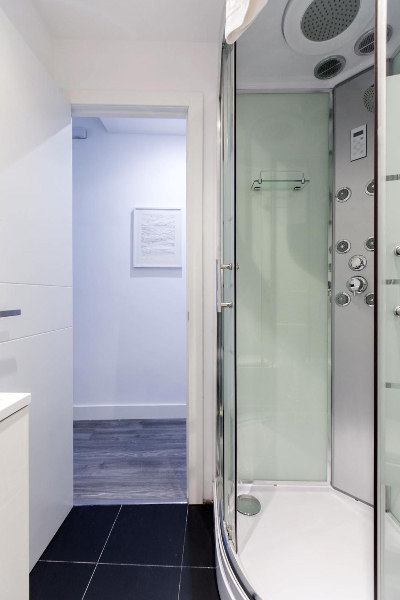 Apartamentos Day Madrid Callao Centro Gran Via Sol Malasana Eksteriør billede